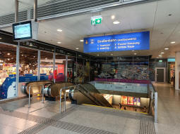 Entrance to southbound platform from railway station