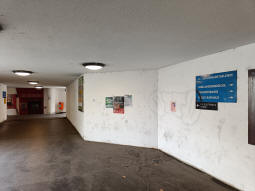 In the southern subway. The accesses to the platforms are off-camera to the left