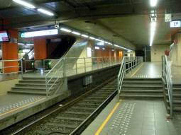 The end of the northbound underground tram platforms. It is obviously designed for future conversion to high-floor metro