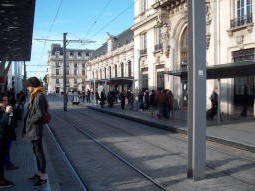 The platforms from the one for trams to Villenave Pyr�n�es