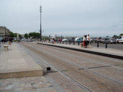 The very sparcely furnished platforms, from by the one for trams to Villenave Pyr�n�es