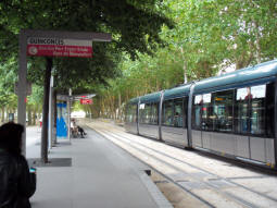 The platform for trams to Parc des Expositions - Stade Matmut-Atlantique and Gare de Blanquefort