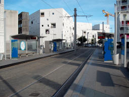 The platforms from the one for trams to Villenave Pyr�n�es