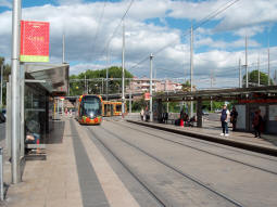 The platforms for trams to and from Jacou, from the one for trams to it