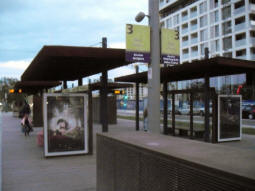 The island platform from the side for trams to Juvignac