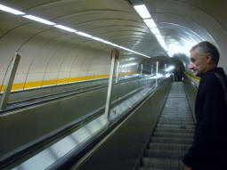 Heading up from the platforms for trams to Hustadt and Schlo� Str�nkede