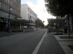 Eastern entrances, primarily for access to the island platform for trams to Gelsenkirchen, H�ntrop Kirche, Langendreer and Heven Dorf, although a tunnel gives access to the island platform for trams to Schlo� Str�nkede and Hustadt
