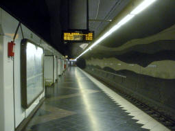 The platform for trams to Hustadt