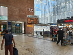 Hauptbahnhof entrance