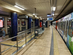 Looking along the northeast-bound platform
