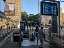 Friesenstra�e entrance