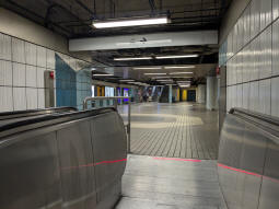 Approaching the concourse from the northbound platform