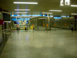 Looking towards access to the platforms from one of the concourses
