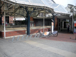 The surface concourse at the eastern end