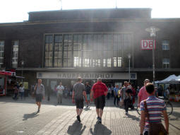Entrance to the railway station, through which the underground station can be accessed