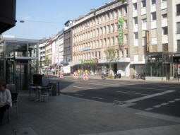 Lifts down to the underground platforms