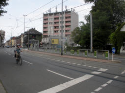 The platform for trams to Frintrop Unterstra�e