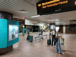 Westbound island platform