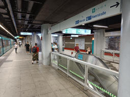 The southbound island platform