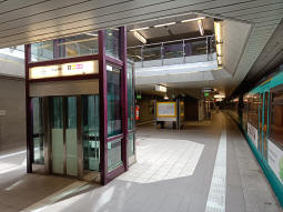 The island platform with both sides for departures from this terminus