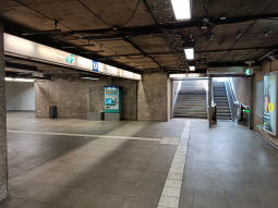 Northern Kaiserplatz concourse