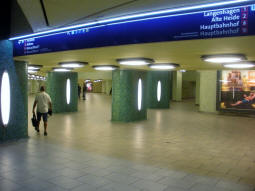Looking towards the platforms for lines 3, 7 and 9 from near the platforms for 4, 5, 6 and 11