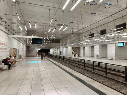 The southern Pyramide platforms from the northbound