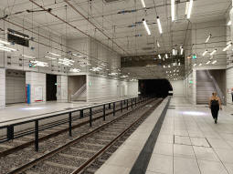 The southern Pyramide platforms from the northbound