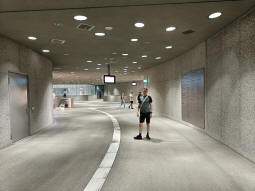 Approaching the northern platforms from the southern ones
