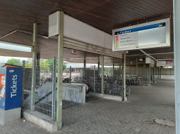 Southern accesses to the platforms, with the nearest southbound (not ordinarily used these days, but was being when pictured due to a bridge closure)
