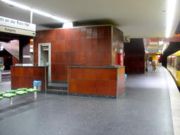 The platform for stadtbahn trams to Essen. The other side of the island is for trams to Oberd�mpten
