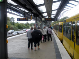 The island platform from the side for trams to M�lheim Hauptbahnhof