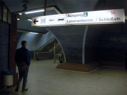 Heading to the exit from the platform for trams to Uhlenhorst or Duisburg