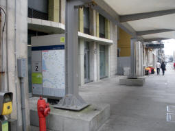 The platform for trams to Est�dio do Drag�o