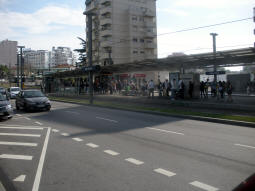 The island platform with the side for trams to Hospital S�o Jo�o nearest