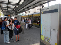 The island platform from the side for trams to Hospital S�o Jo�o
