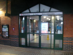 Entrance to the waiting room through which the tram platforms can be accessed