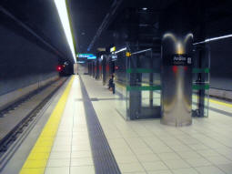 The platform for trams to Palacio de los Deportes