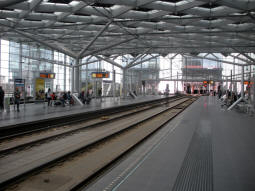 The elevated east-west platforms, from the westbound island