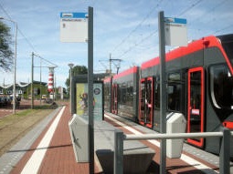 Southbound bay- and through-platforms