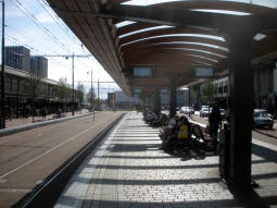 Westbound island platform